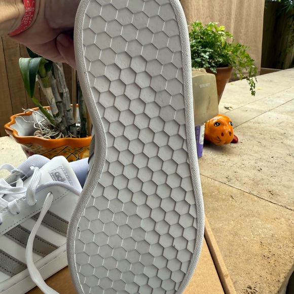 Adidas White and Gray Sneakers Classic Design - Picture 3 of 4